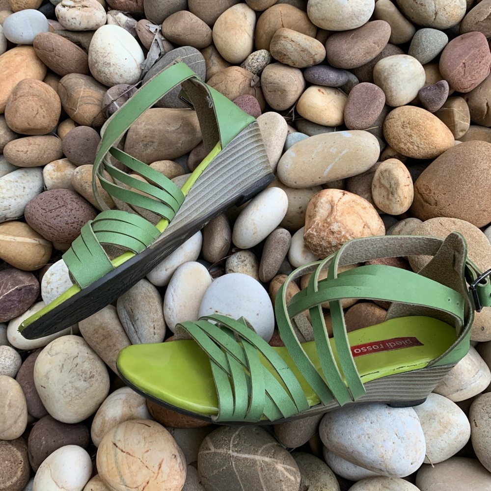 Piedi Rosso Green Wedge Sandals, size 8/EU 38